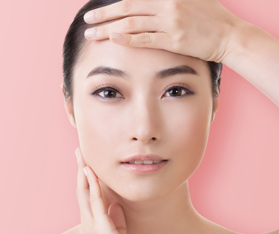 Asian Female's Makeup is More Visible In the Eyelid Area After Blepharoplasty